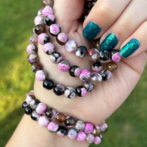 Pink orca agate 8mm (dyed pink) - Picture 1 of 4